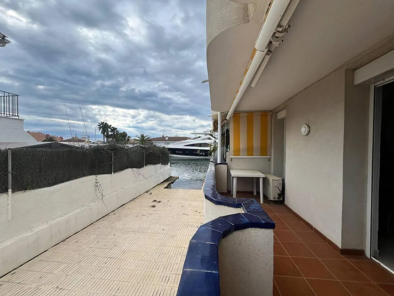Tu Refugio Vacacional En Roses Apartman
