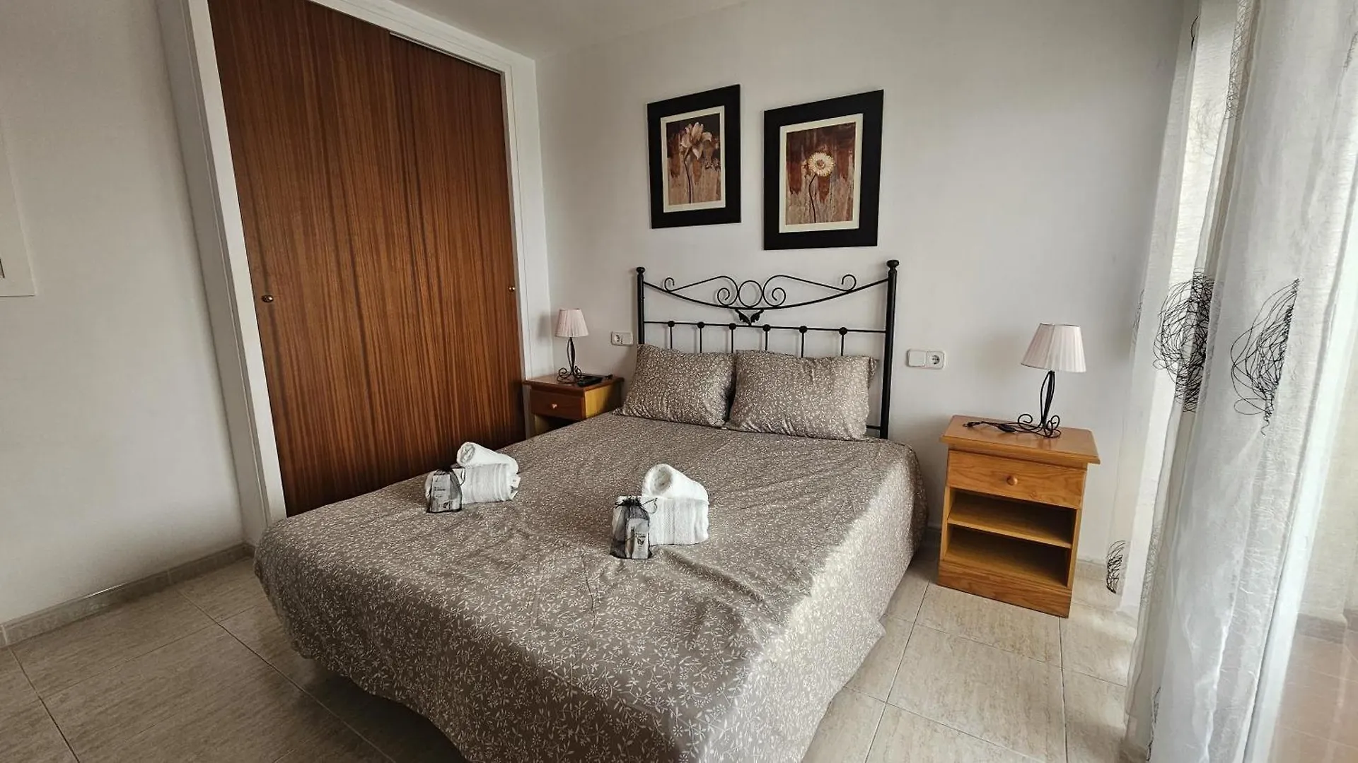 Tu Refugio Vacacional En Roses Apartman
